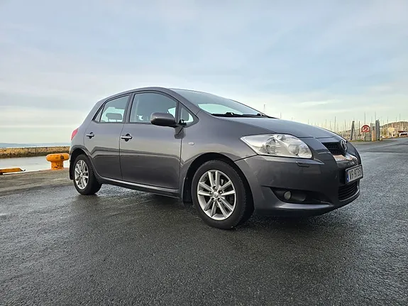 Toyota Auris 2008 photo 2