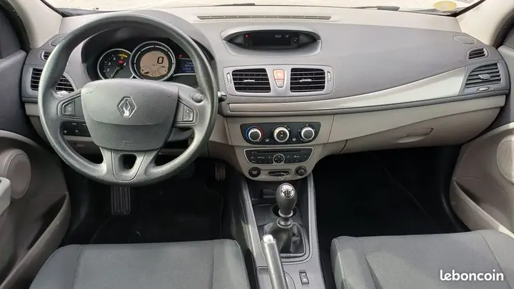 Renault Megane 2011 photo 3