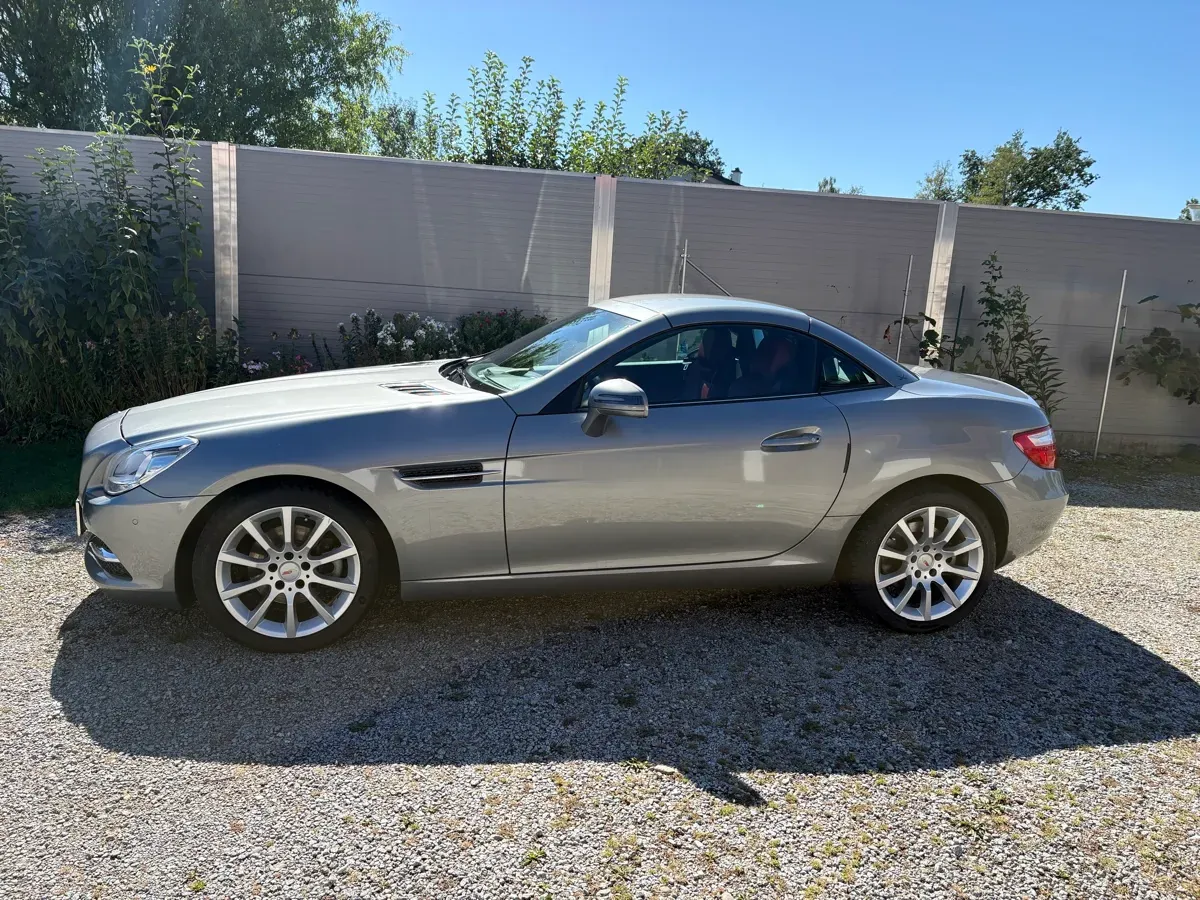 Mercedes-Benz Slk-Class 2011 photo 2