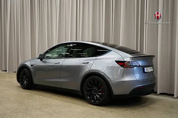 Tesla Model Y 2024 photo 4