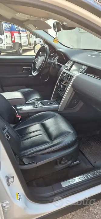 Land Rover Discovery Sport 2016 photo 3