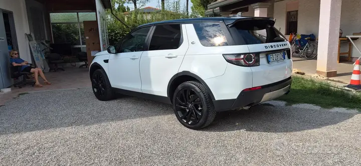 Land Rover Discovery Sport 2016 photo 4