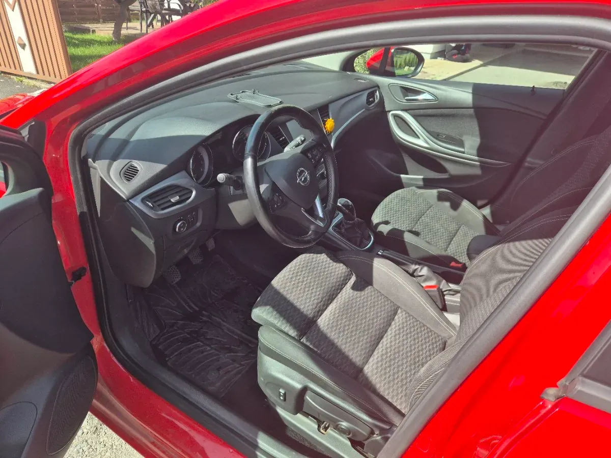 Opel Astra 2018 photo 3