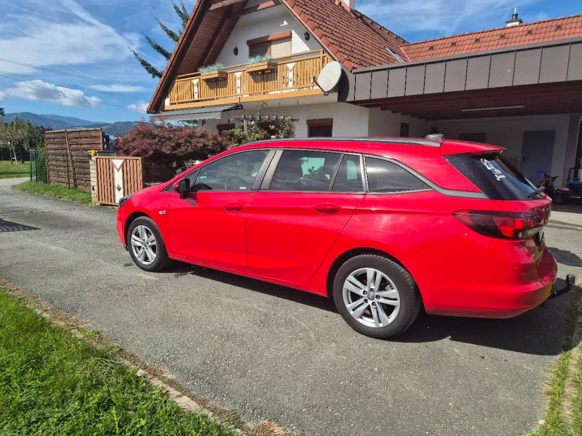 Opel Astra 2018 photo 2
