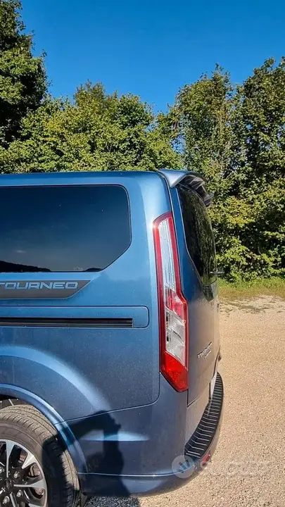 Ford Tourneo Custom