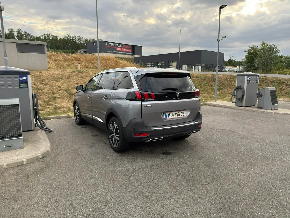 Peugeot 5008 2017 photo 3
