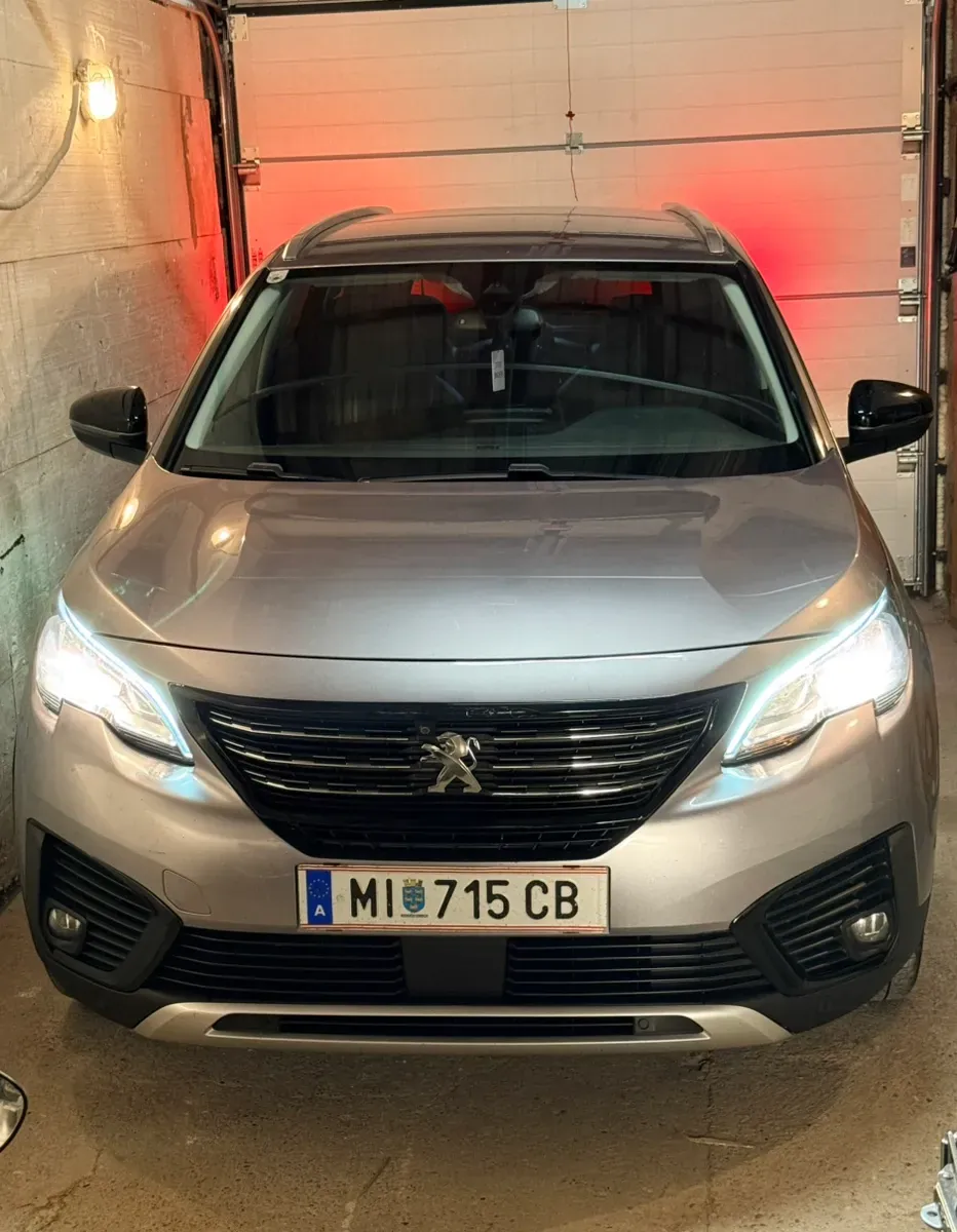 Peugeot 5008 2017 photo 2