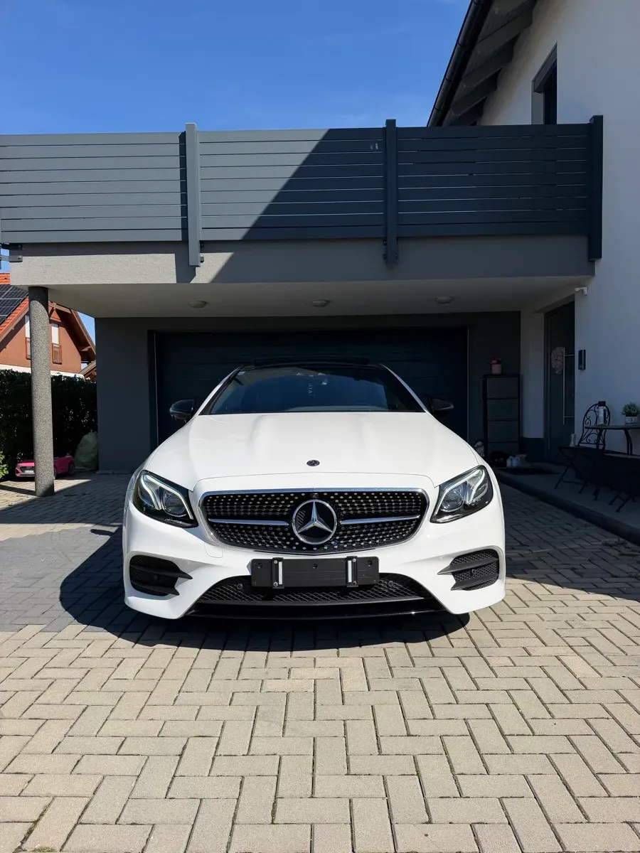 Mercedes-Benz E-Class 2017 photo 2