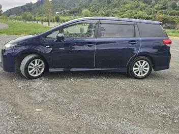Toyota Wish 2010 photo 5
