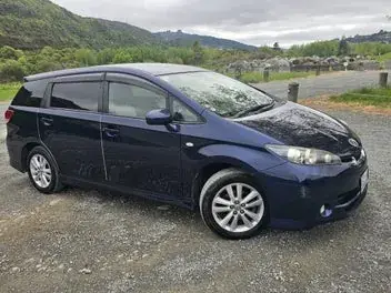 Toyota Wish 2010 photo 2