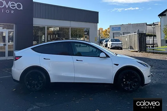 Tesla Model Y 2022 photo 2