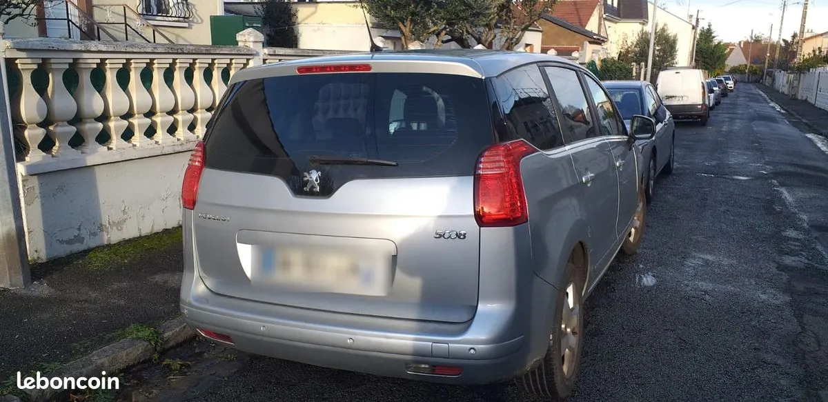 Peugeot 5008