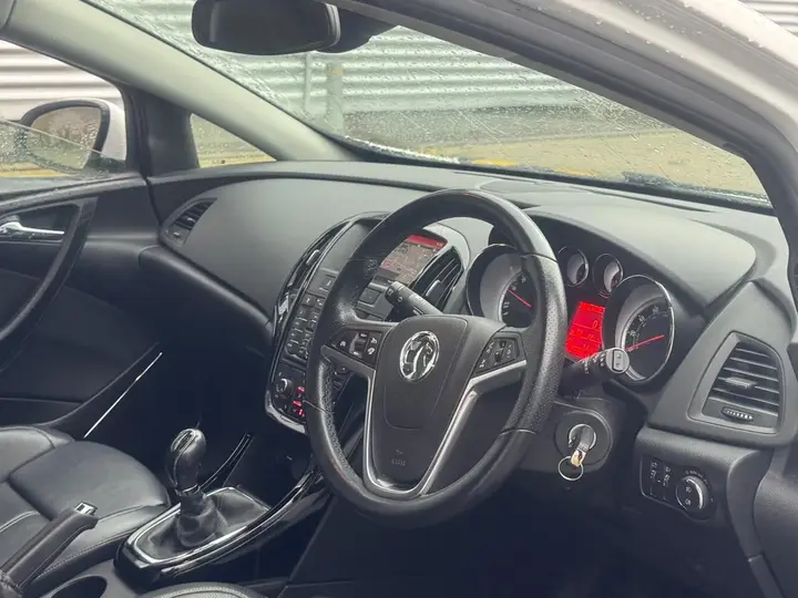 Vauxhall Astra Gtc 2016 photo 2