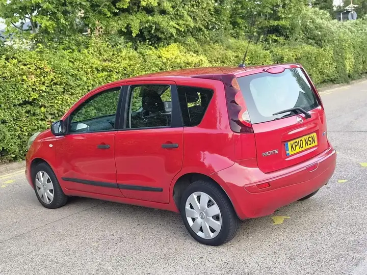 Nissan Note 2010 photo 3