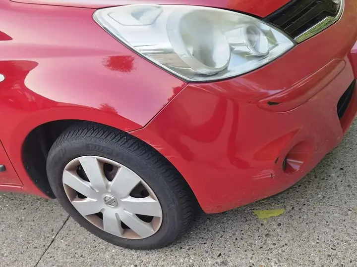 Nissan Note 2010 photo 4