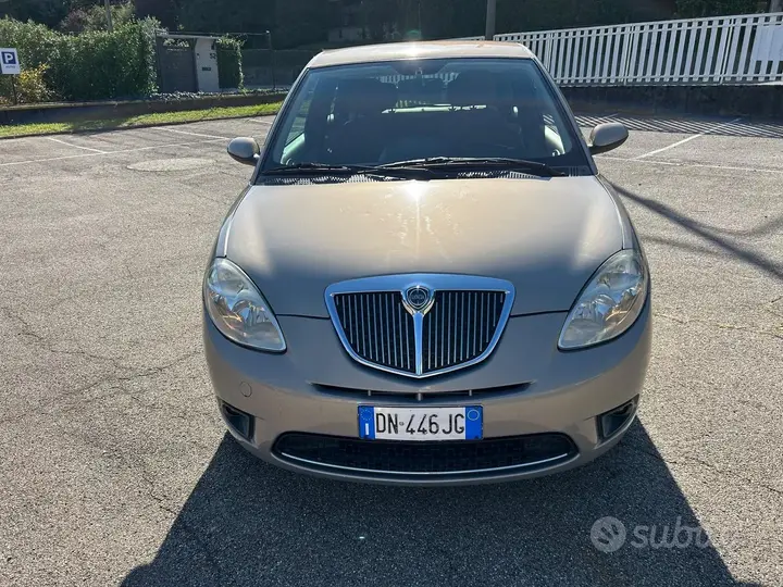 Lancia Ypsilon