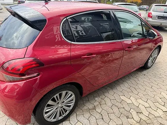 Peugeot 208 2016 photo 5