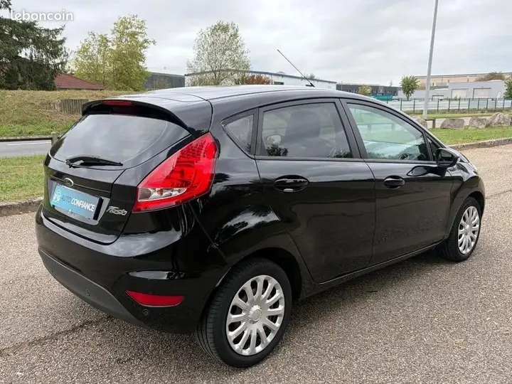 Ford Fiesta 2012 photo 4