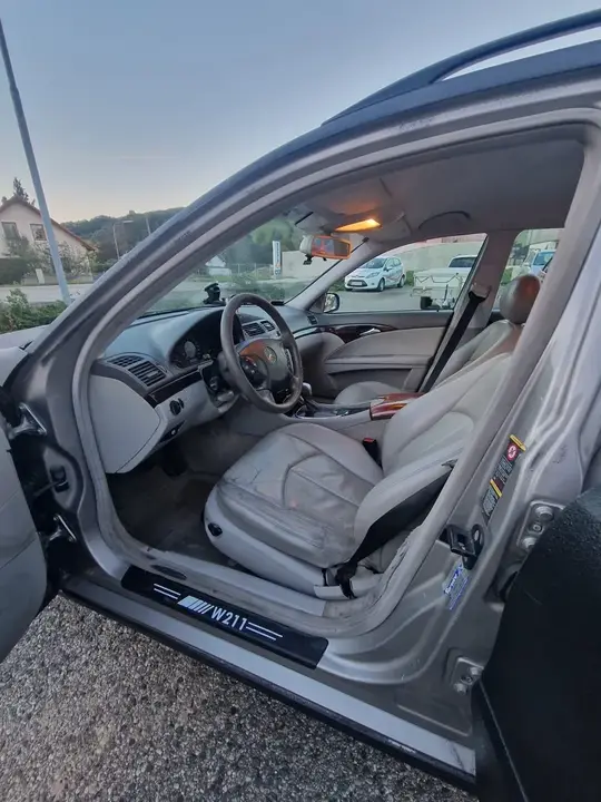 Mercedes-Benz E-Class 2004 photo 3