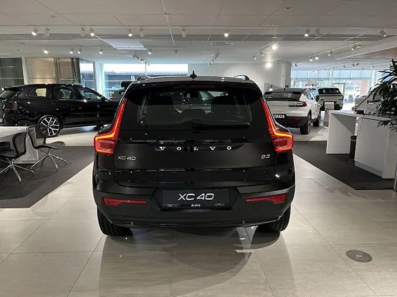 Volvo Xc40 2027 photo 2