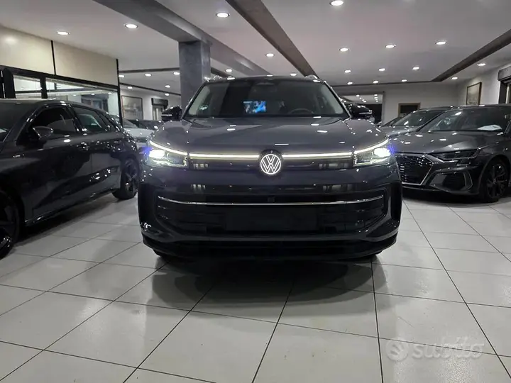 Volkswagen Tiguan 2025 photo 2