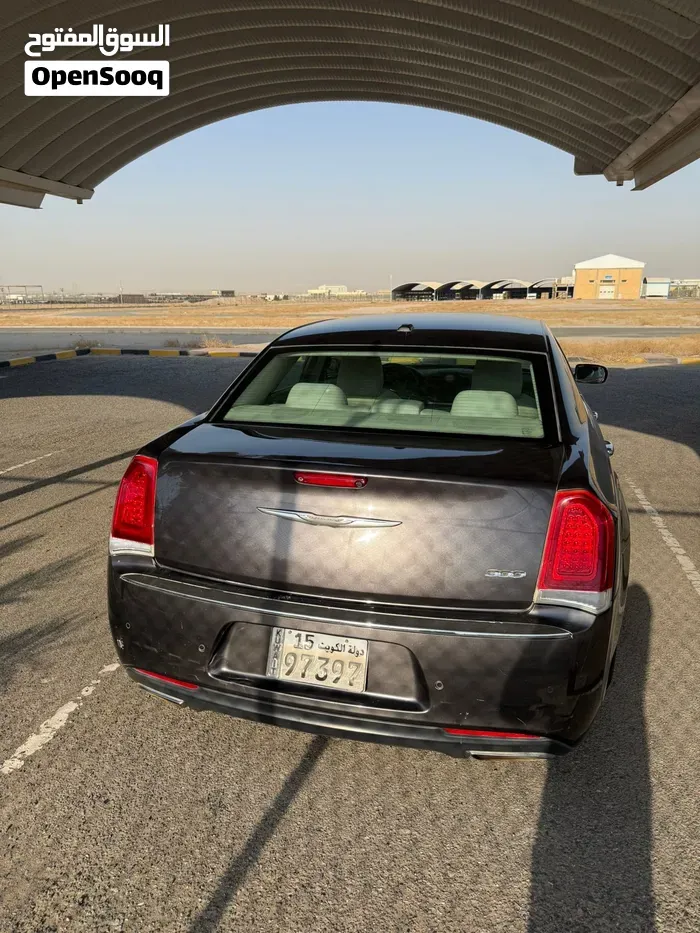 Chrysler 300 2015 photo 2