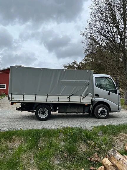 Toyota Dyna 2013 photo 2