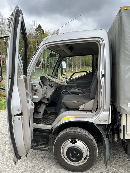Toyota Dyna 2013 photo 5