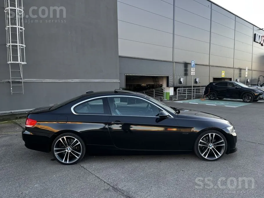 BMW 325D 2008 photo 2