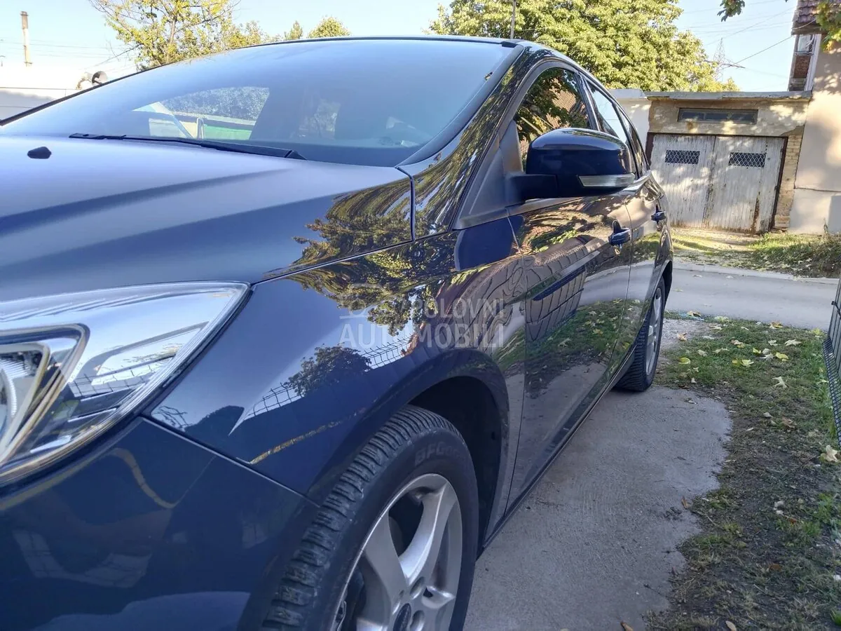 Ford Focus 2013 photo 2