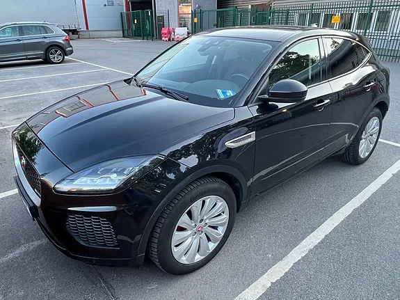 Jaguar E-Pace 2018 photo 4