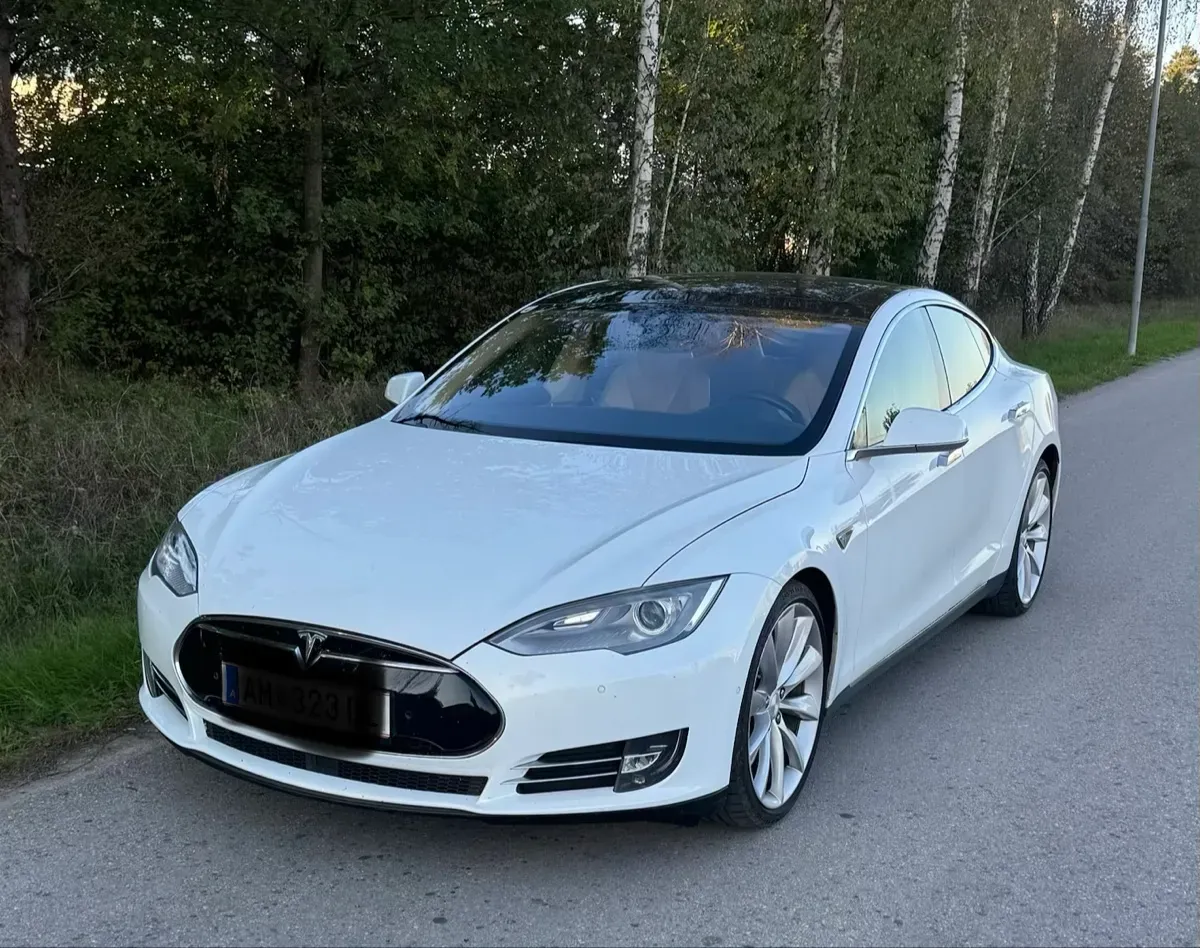 Tesla Model S