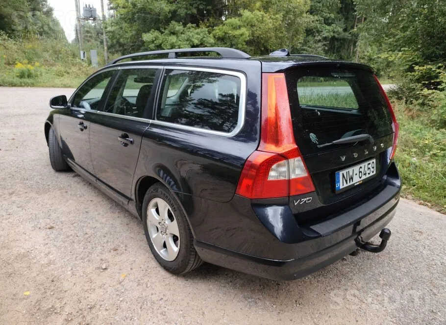 Volvo V70 2010 photo 2