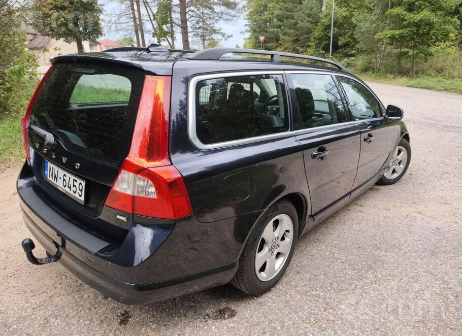 Volvo V70 2010 photo 3