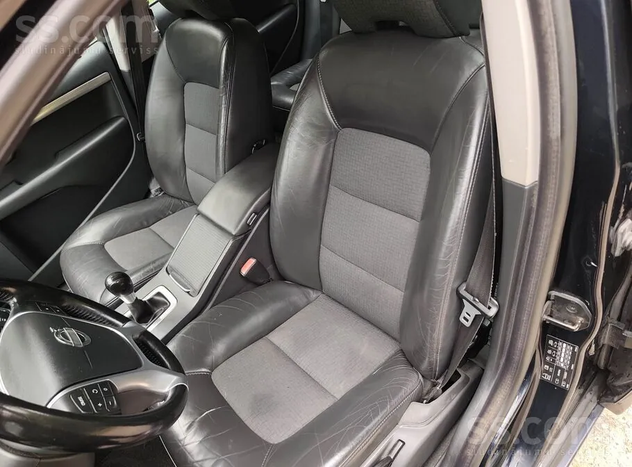 Volvo V70 2010 photo 5