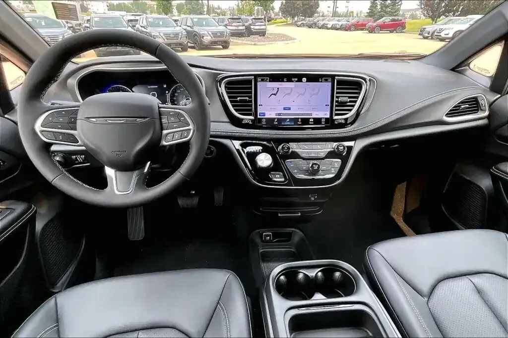 Chrysler Pacifica 2027 photo 5