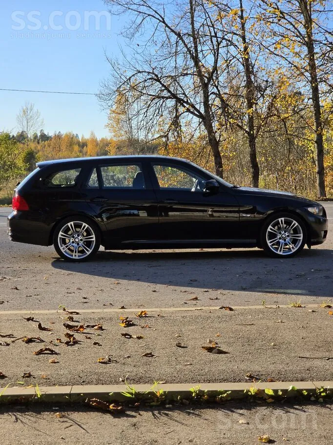 BMW E91 2010 photo 5