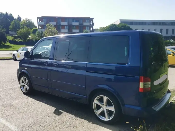 Volkswagen Multivan 2005 photo 2