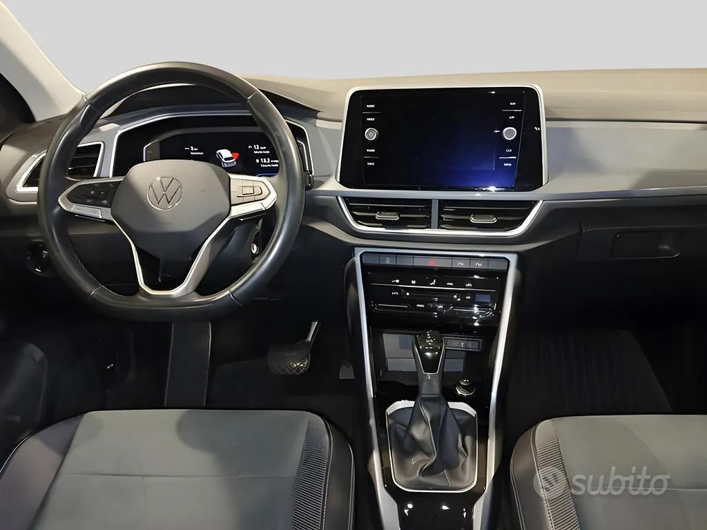 Volkswagen T-Roc 2023 photo 3