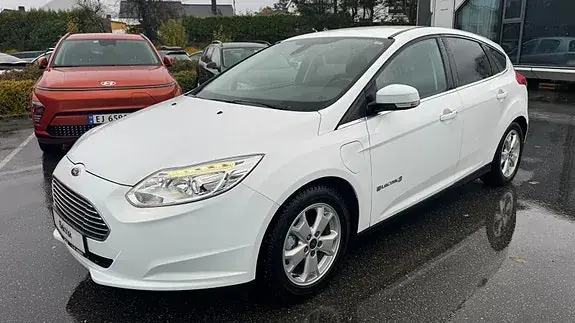 Ford Focus 2018 photo 2