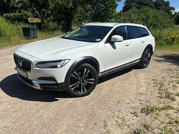 Volvo V90 Cross Country 2017 photo 2