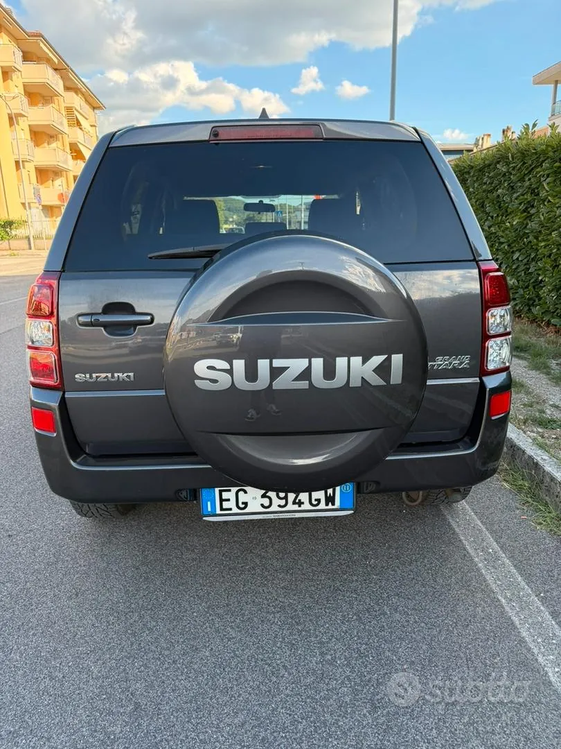 Suzuki Grand Vitara 2011 photo 4