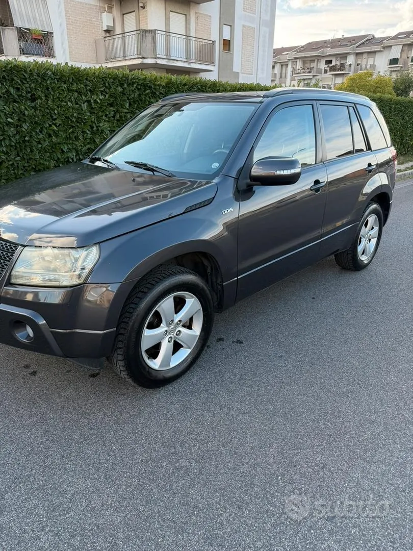 Suzuki Grand Vitara 2011 photo 2