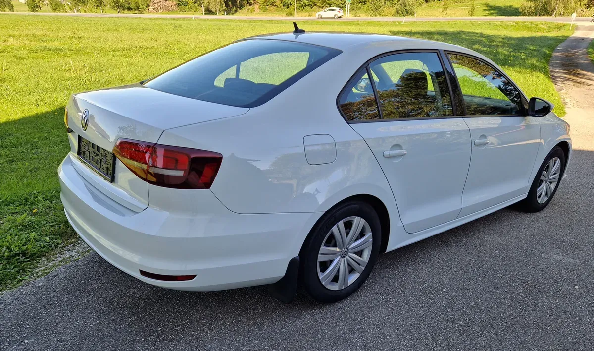 Volkswagen Jetta 2016 photo 3
