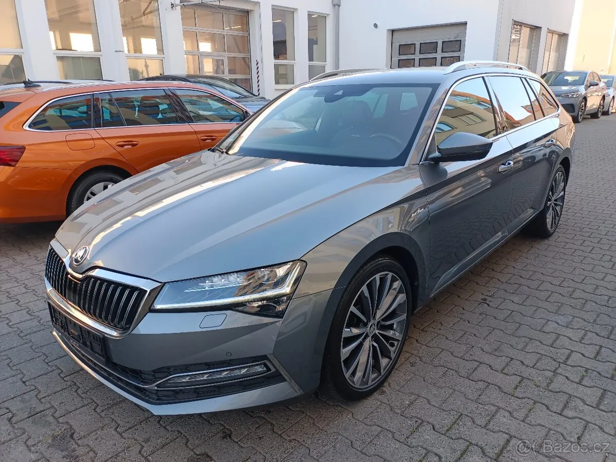 Skoda Superb 2023 photo 2