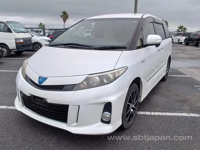 Toyota Estima 2013 photo 2