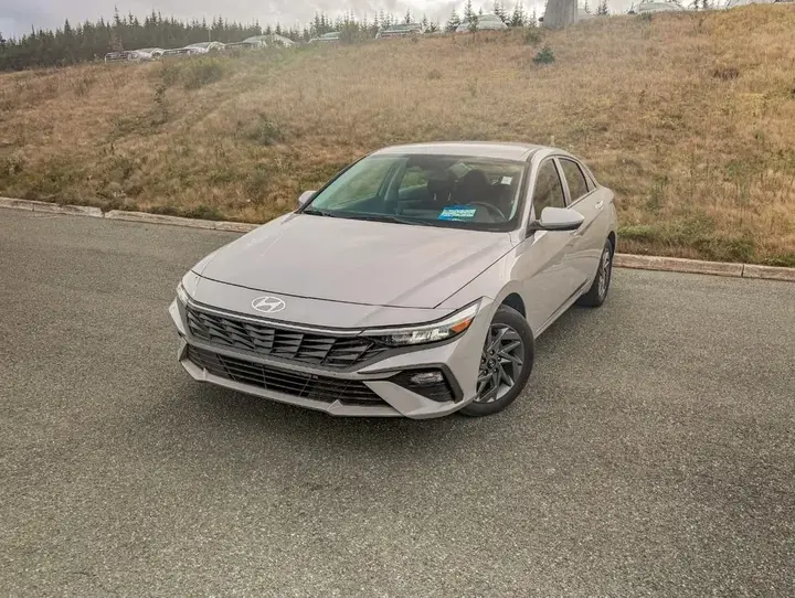 Hyundai Elantra 2025 photo 2