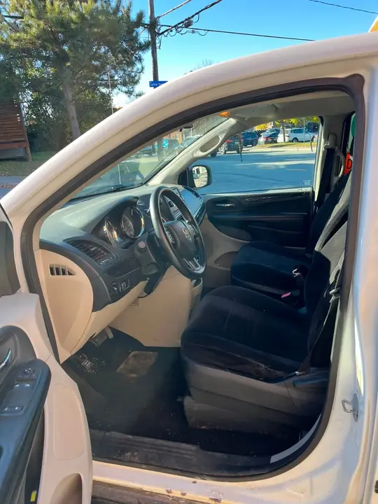 Dodge Grand Caravan 2014 photo 3