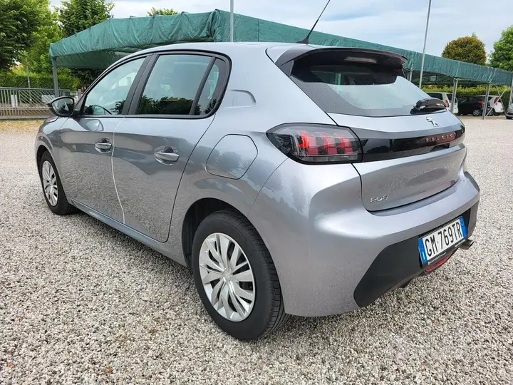 Peugeot 208 2023 photo 5