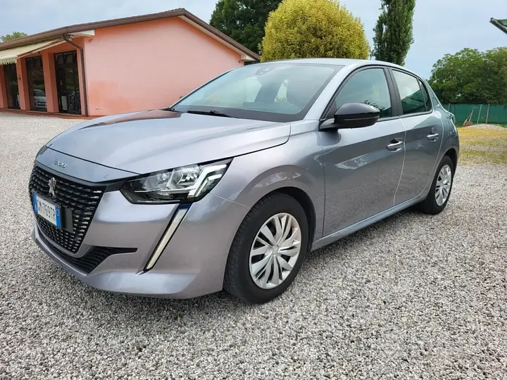 Peugeot 208 2023 photo 3